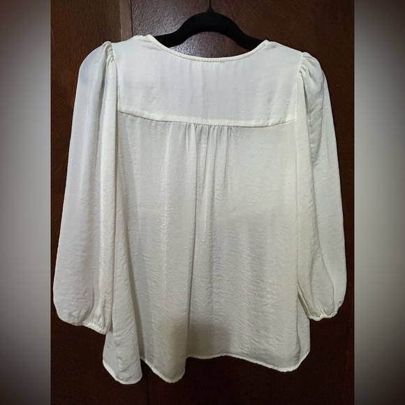 Altar’d State Elegant creamy White Women's Top 3/4 sleeves size medium - Picture 4 of 7